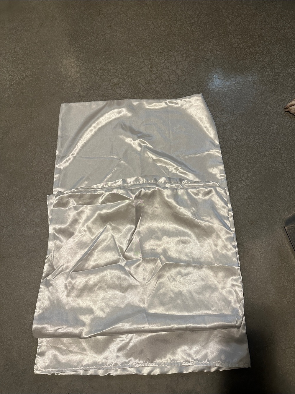 Silky Satin Pillowcase / Shiny Ivory White